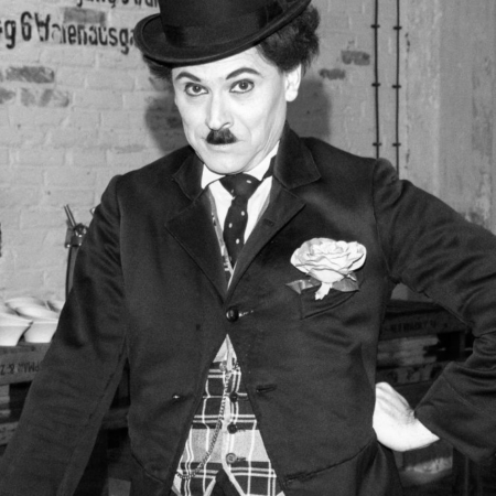 charlie-chaplin-pantomime