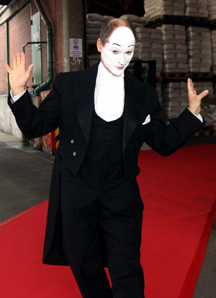 weiss-pantomime-walkact